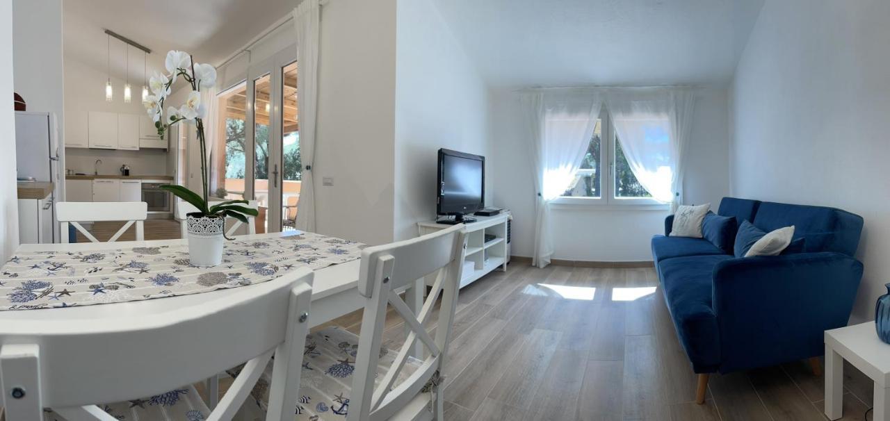 Beach House Calaverde Village Santa Margherita di Pula Bagian luar foto